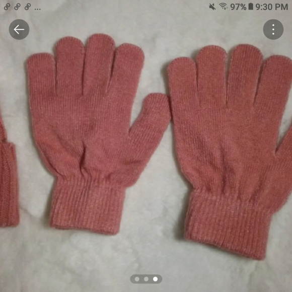 Sequin Knit Pink Hat with matching gloves - Picture 4 of 4